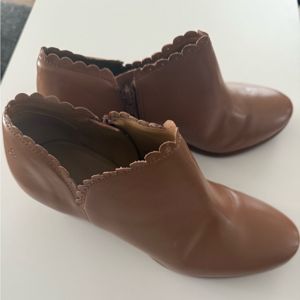 Jack Rogers Scalloped Tan Leather Ankle Booties